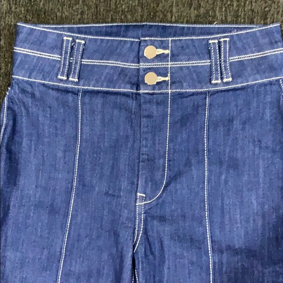 NWOT BCBGMAXAZRIA PINTUCK FLARE JEANS💙 - Picture 5 of 9